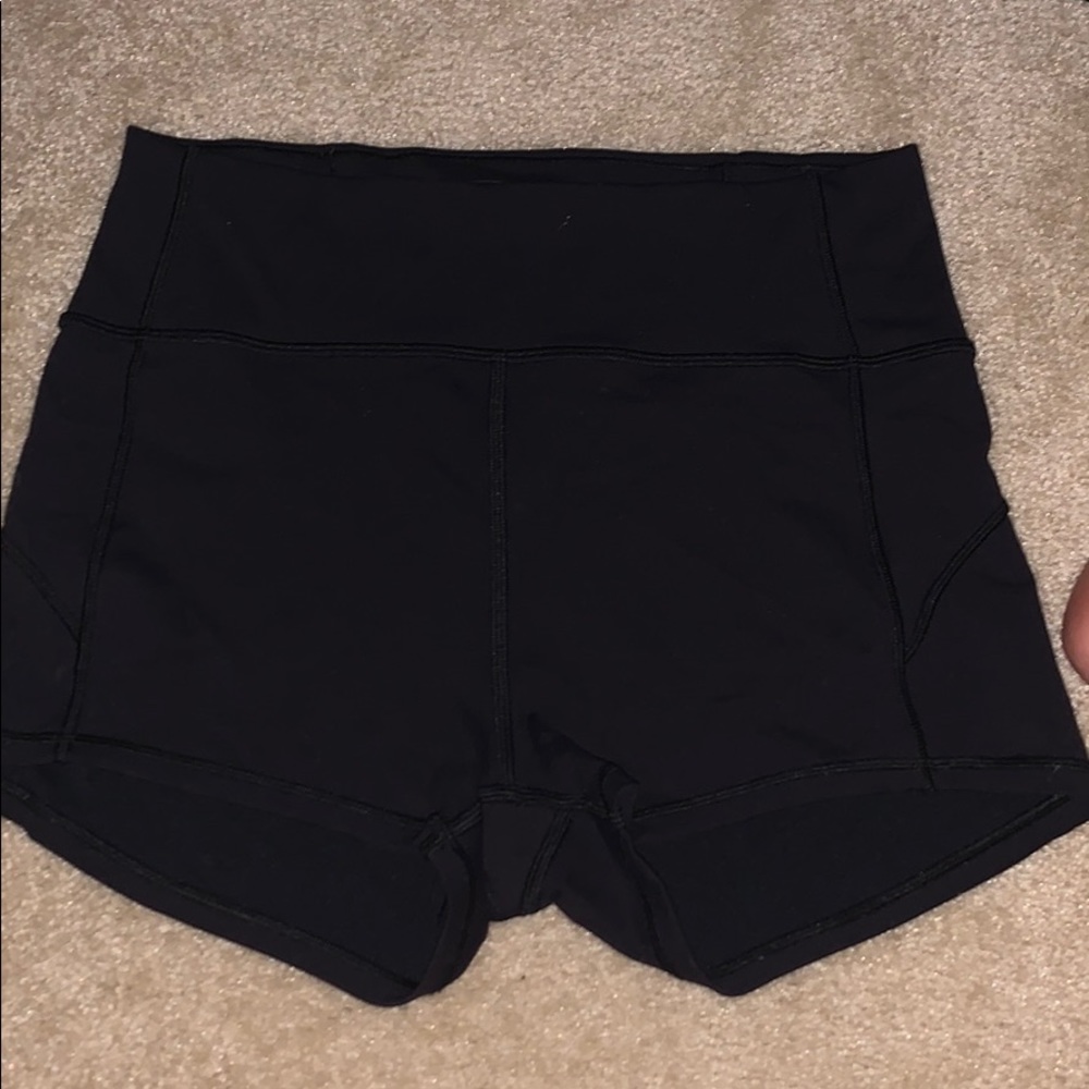 Lululemon in movement shorts 2.5”